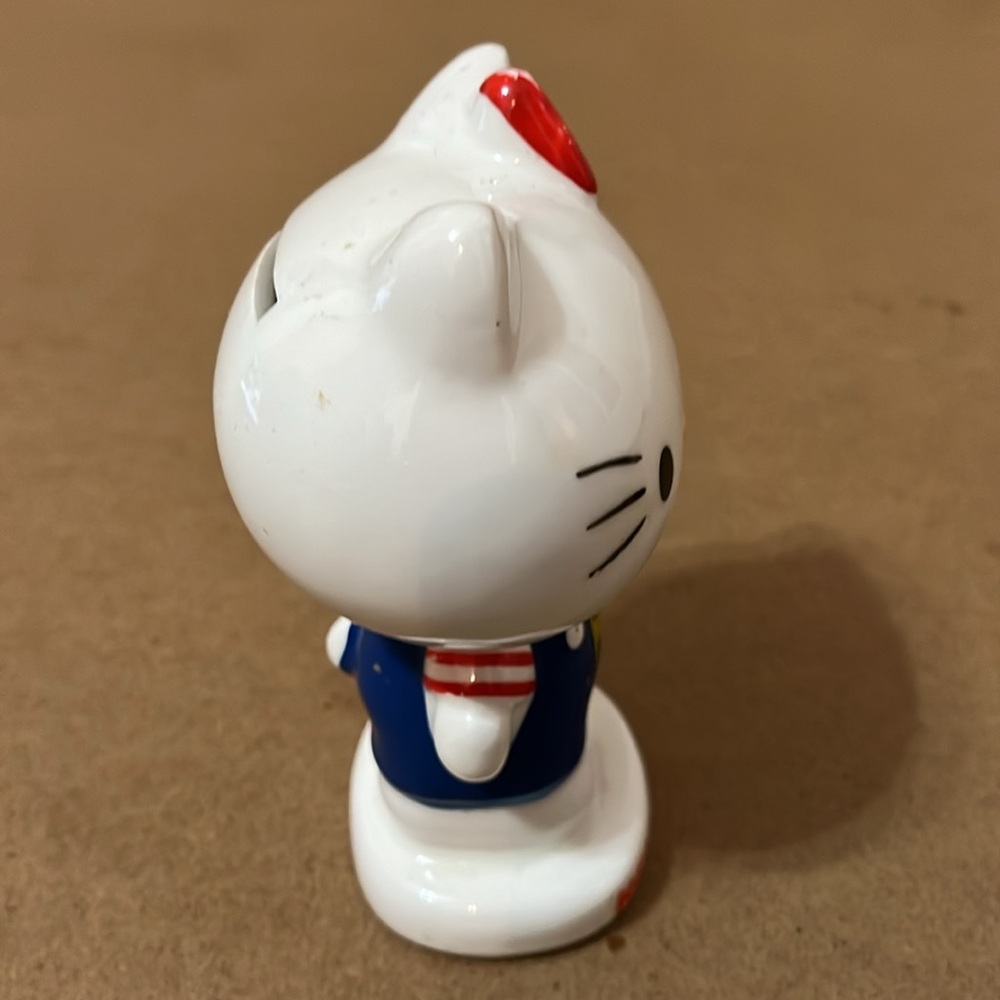 Hello Kitty Coin Bank - Picture 3 of 6